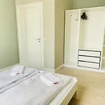 Aday - 2 Bedroom With Patio *