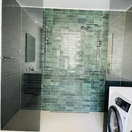 Aday - 2 Bedroom With Patio Apartment *