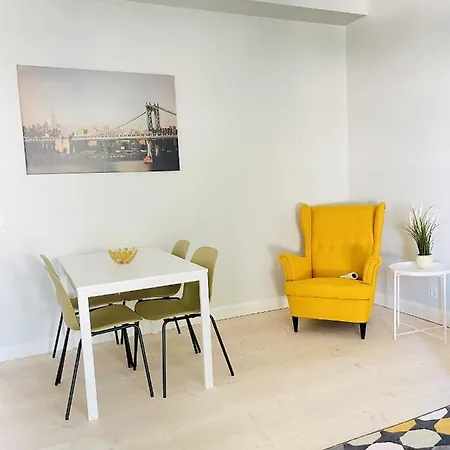 Aday - 2 Bedroom With Patio Apartment Aalborg