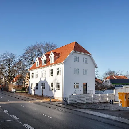 Aday - 2 Bedroom With Patio * Aalborg